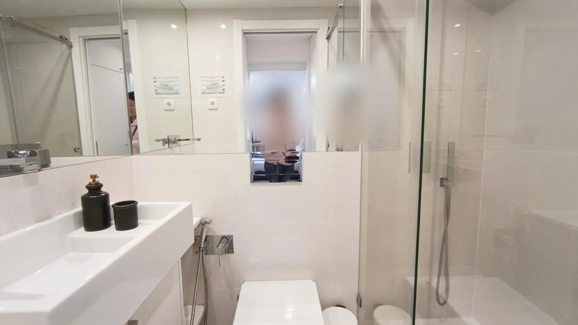 Apartment Lisbon Center Quiet Apartment-Lapa 2 Bathroom