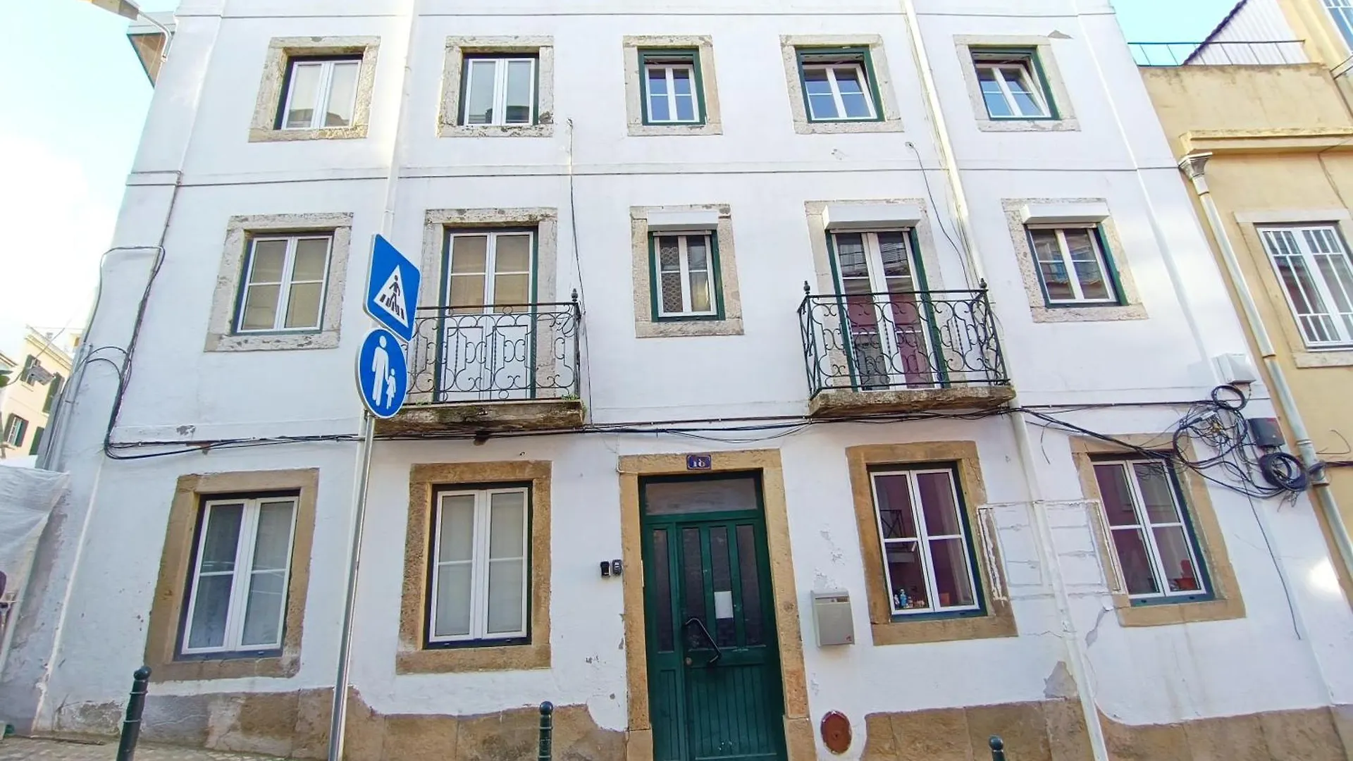 Apartment Lisbon Center Quiet Apartment-Lapa 2 Bathroom Portugal
